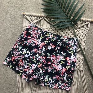 Zara Basic Flower Print Shorts Size Small